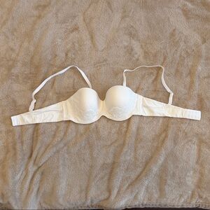Victoria's Secret White Lace Bra Removable straps